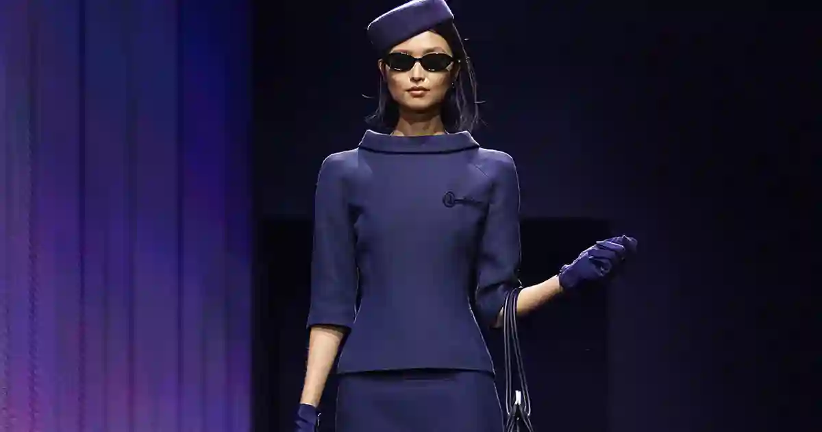 لباس فرم خاص مهمانداران ریاض ایر